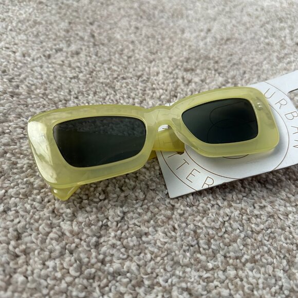 NEW urban outfitters kittie rectangle sunglasses 🤍 - Picture 4 of 13